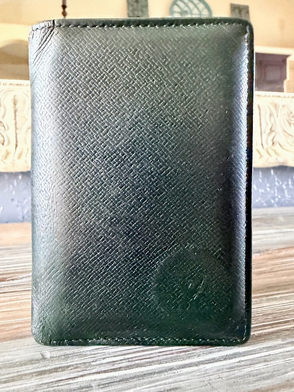 Louis Vuitton Taiga Leather Porte Valeurs Cartes Wallet Bi-fold Cardholder